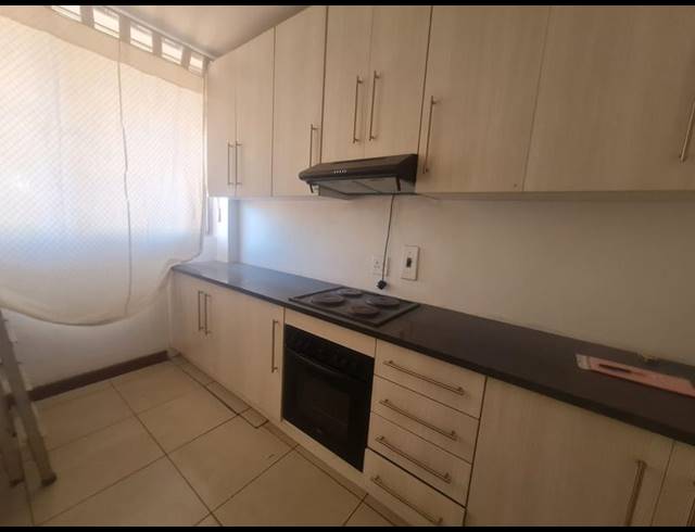 2 BEDROOM APARTMENT FOR SALE IN GERMISTON SOUTH